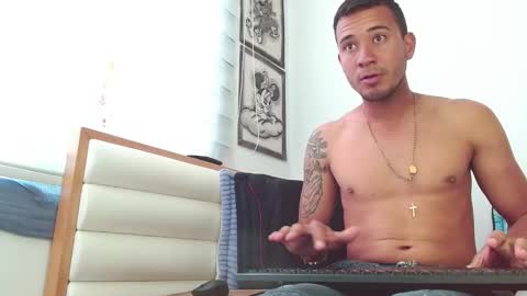 martin_smith20 online show from 12-01-25, 01:05