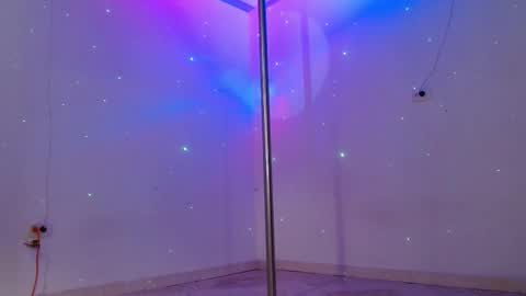 100 explicit here. follow  online show from 02-12-26, 04:57