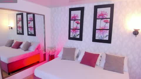 Snapshot of martina_adams chatting on 11-25-25, 12:16 mari online show from 11-25-25, 12:16