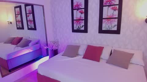 Snapshot of martina_adams chatting on 12-04-25, 12:14 mari online show from 12-04-25, 12:14