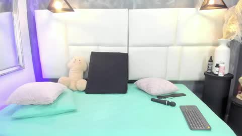 Martina  online show from 04-19-26, 01:10