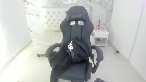 Snapshot of martina_gomezgomez chatting on 02-27-26, 11:54 online show from 02-27-26, 11:54