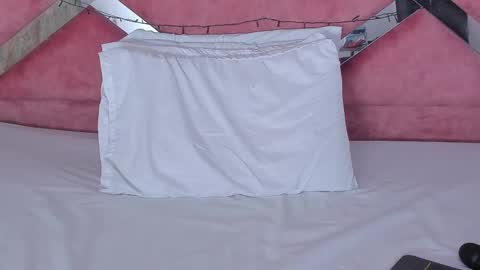 Laura online show from 03-06-25, 08:08