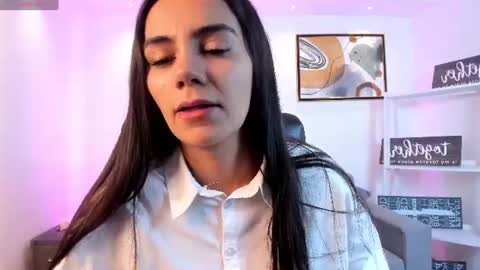 Snapshot of martina_mancinii chatting on 06-28-26, 11:27 Martina online show from 06-28-26, 11:27