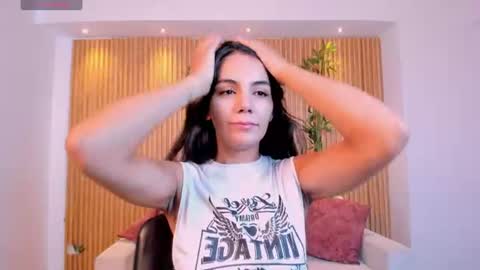 Snapshot of martina_mancinii chatting on 06-29-26, 01:55 Martina online show from 06-29-26, 01:55