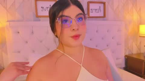 Snapshot of martina_rivera_ chatting on 05-08-26, 11:48 Martina online show from 05-08-26, 11:48