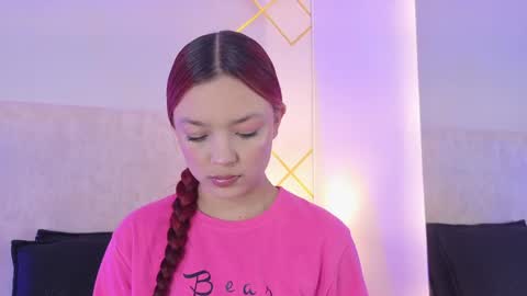 Snapshot of martinaa_garcia chatting on 05-19-26, 08:15 Martina online show from 05-19-26, 08:15