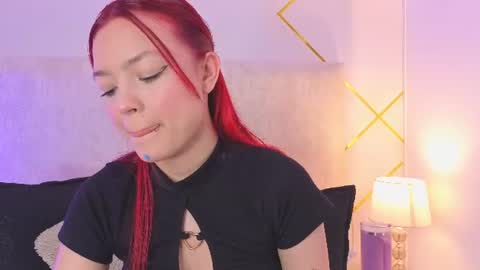 Snapshot of martinaa_garcia chatting on 06-15-26, 08:00 Martina online show from 06-15-26, 08:00