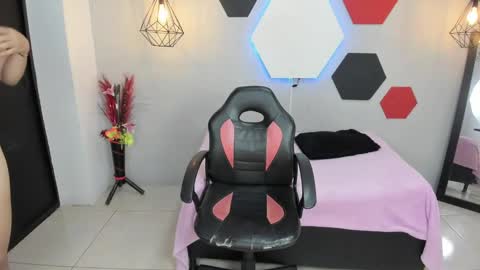 Martina online show from 01-15-25, 04:36