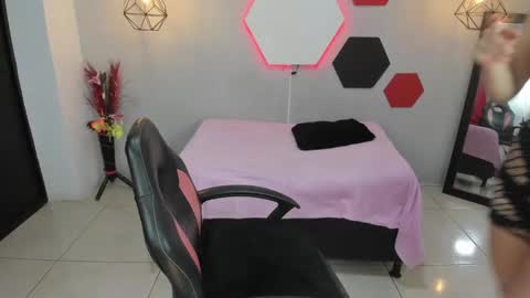 Martina online show from 01-15-25, 07:37