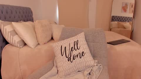 Martina online show from 10-20-25, 02:17