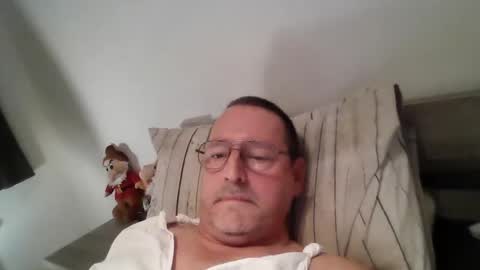 Snapshot of martinb62 chatting on 10-11-25, 10:19 Hotguy61 online show from 10-11-25, 10:19