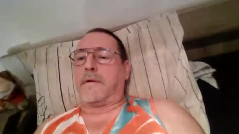 Snapshot of martinb62 chatting on 10-12-25, 08:19 Hotguy61 online show from 10-12-25, 08:19