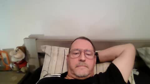 Snapshot of martinb62 chatting on 10-14-25, 08:53 Hotguy61 online show from 10-14-25, 08:53