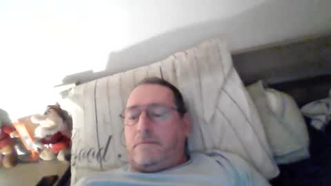 Snapshot of martinb62 chatting on 10-19-25, 09:37 Hotguy61 online show from 10-19-25, 09:37
