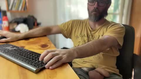 Martincito online show from 12-15-24, 06:37