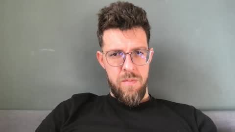 Snapshot of martinmagic467659 chatting on 02-25-26, 09:19 martinmagic467659 online show from 02-25-26, 09:19