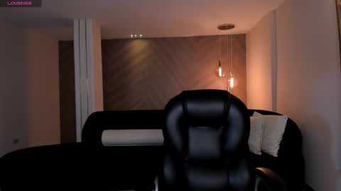 Snapshot of martinnabonnet chatting on 12-16-24, 10:29 Martinna Bonnet online show from 12-16-24, 10:29