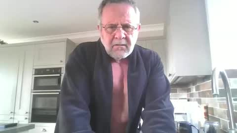 Snapshot of martinrgbxxxx chatting on 05-05-26, 08:00 martinrgbxxxx online show from 05-05-26, 08:00