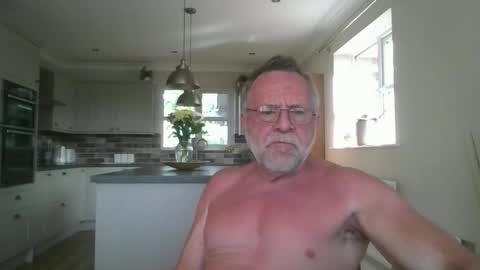 Snapshot of martinrgbxxxx chatting on 05-30-26, 08:00 martinrgbxxxx online show from 05-30-26, 08:00