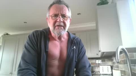 Snapshot of martinrgbxxxx chatting on 06-09-26, 08:04 martinrgbxxxx online show from 06-09-26, 08:04
