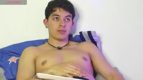 Snapshot of mary_and_andres chatting on 09-17-25, 02:57 Mary and Andrs online show from 09-17-25, 02:57