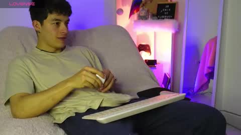 Snapshot of mary_and_andres chatting on 09-22-25, 06:59 Mary and Andrs online show from 09-22-25, 06:59