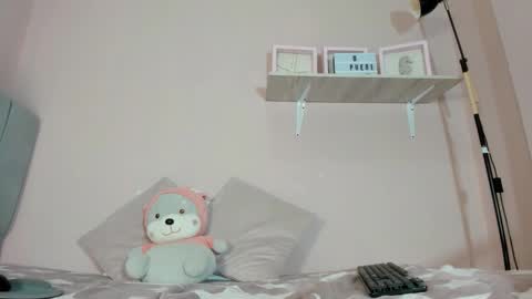 Snapshot of mary_cute9 chatting on 11-03-25, 12:39 mary_cute9 online show from 11-03-25, 12:39