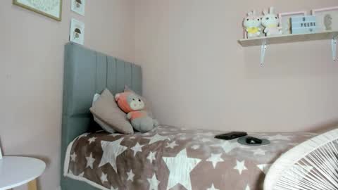 Snapshot of mary_cute9 chatting on 11-16-25, 12:00 mary_cute9 online show from 11-16-25, 12:00