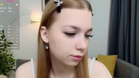 Snapshot of mary_hope_u chatting on 06-21-26, 06:49 Mary online show from 06-21-26, 06:49