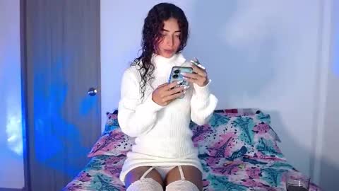 Snapshot of mary_jane1_ chatting on 09-19-25, 03:19 mary online show from 09-19-25, 03:19