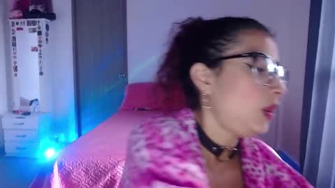 Snapshot of mary_jane1_ chatting on 10-06-25, 02:03 mary online show from 10-06-25, 02:03