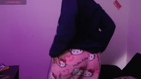                      100   online show from 10-24-25, 07:54