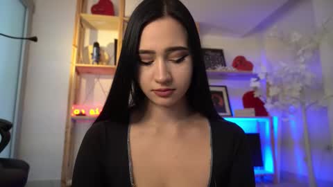 Snapshot of mary_lori chatting on 09-14-25, 06:34 Mary online show from 09-14-25, 06:34