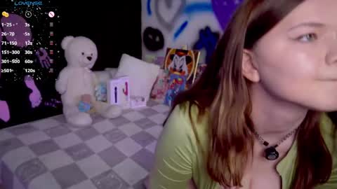 Snapshot of mary_lunar chatting on 04-09-26, 05:29 Mary online show from 04-09-26, 05:29