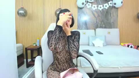 Snapshot of mary_spencer chatting on 06-26-26, 10:41 MARY online show from 06-26-26, 10:41