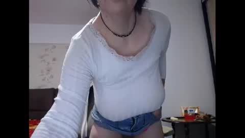 Mary online show from 10-23-25, 02:55