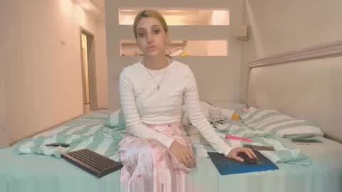 marya442004 online show from 09-23-25, 09:29