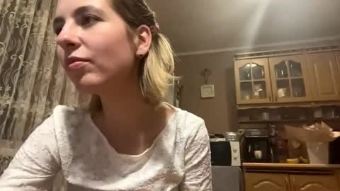 Snapshot of maryannaplateros chatting on 02-17-26, 06:25 Tessa online show from 02-17-26, 06:25