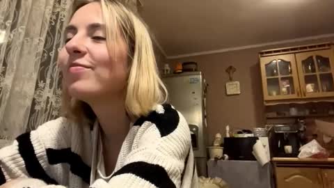 Snapshot of maryannaplateros chatting on 02-22-26, 05:11 Tessa online show from 02-22-26, 05:11