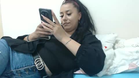 Snapshot of maryem199115 chatting on 05-12-26, 02:03 maryem online show from 05-12-26, 02:03
