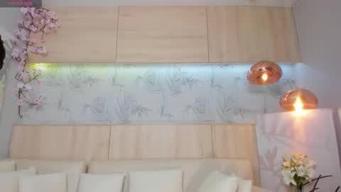 Snapshot of maryevans_ chatting on 10-27-25, 12:42 online show from 10-27-25, 12:42