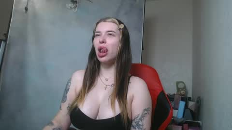 Snapshot of maryh0tlove chatting on 06-18-26, 09:58 maryh0tlove online show from 06-18-26, 09:58