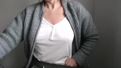 Maryil online show from 12-26-24, 10:37