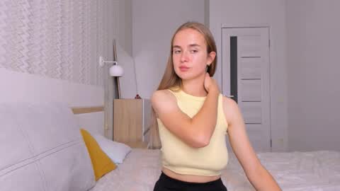 Snapshot of marylee_21 chatting on 10-10-25, 06:23 Mari online show from 10-10-25, 06:23