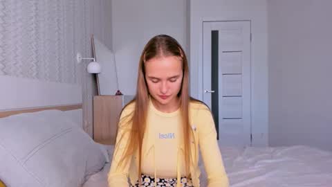 Snapshot of marylee_21 chatting on 10-14-25, 06:14 Mari online show from 10-14-25, 06:14