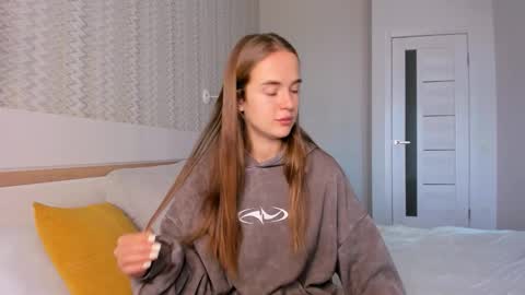 Snapshot of marylee_21 chatting on 10-22-25, 06:13 Mari online show from 10-22-25, 06:13