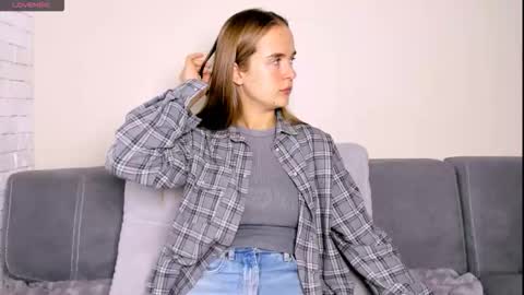 Snapshot of marylee_21 chatting on 11-07-25, 08:36 Mari online show from 11-07-25, 08:36