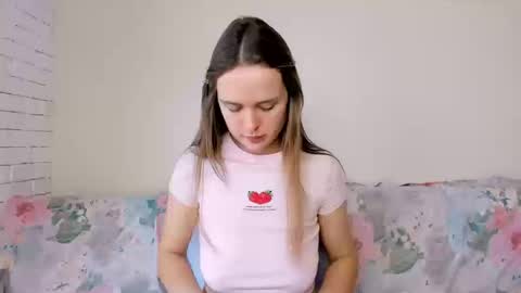 Snapshot of marylee_21 chatting on 03-11-26, 07:03 Mari online show from 03-11-26, 07:03