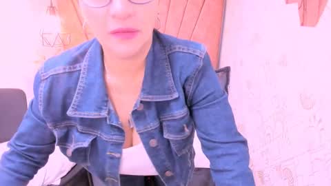 Marylin online show from 10-27-25, 08:02